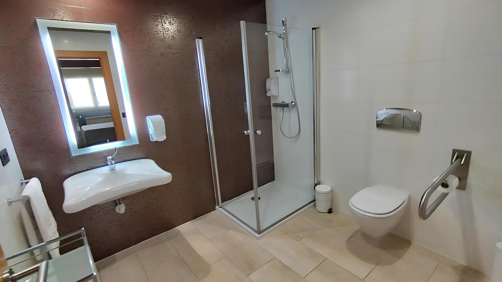 Apartahotel Comforsuite Boecillo Bagian luar foto