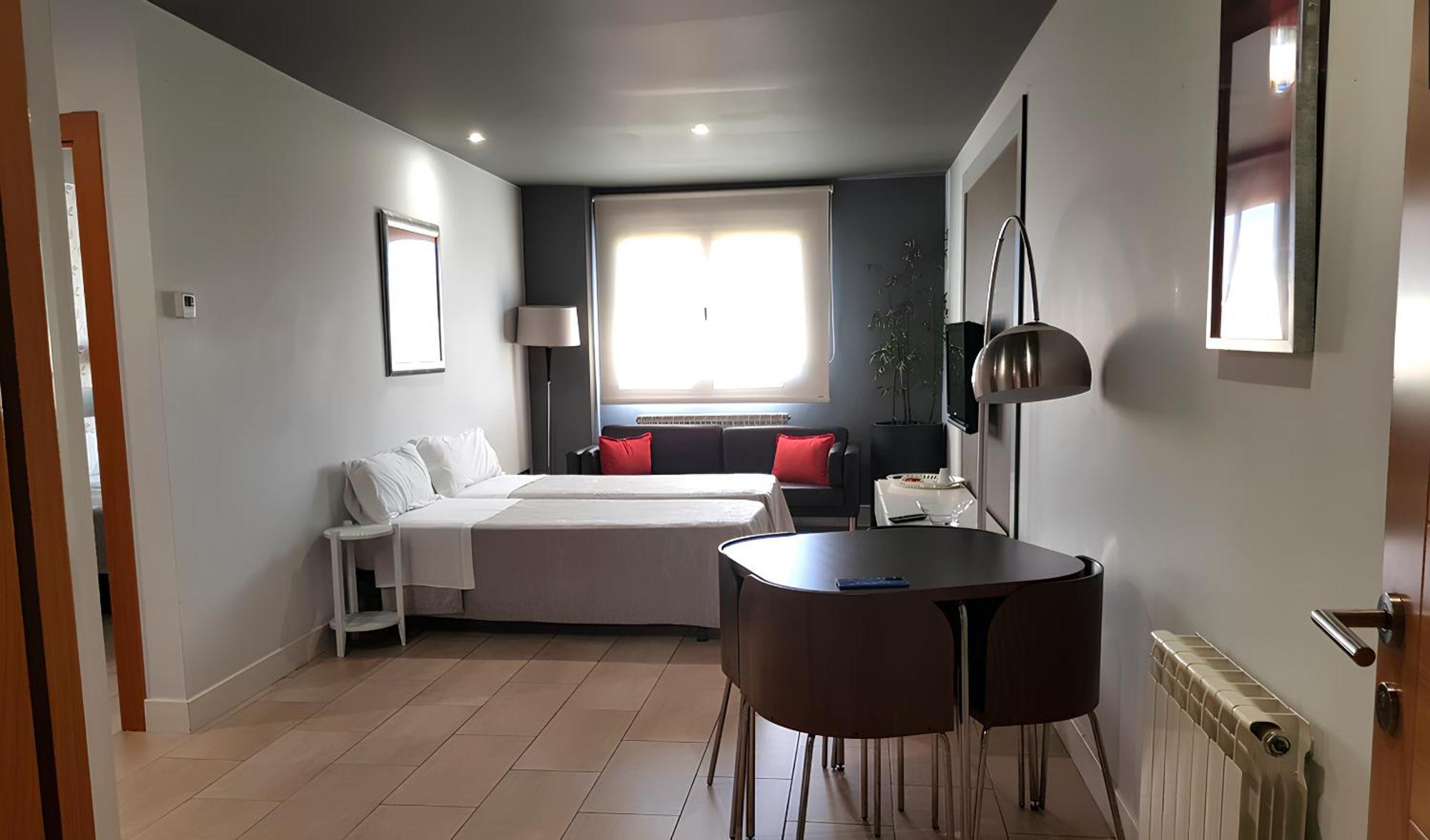 Apartahotel Comforsuite Boecillo Bagian luar foto
