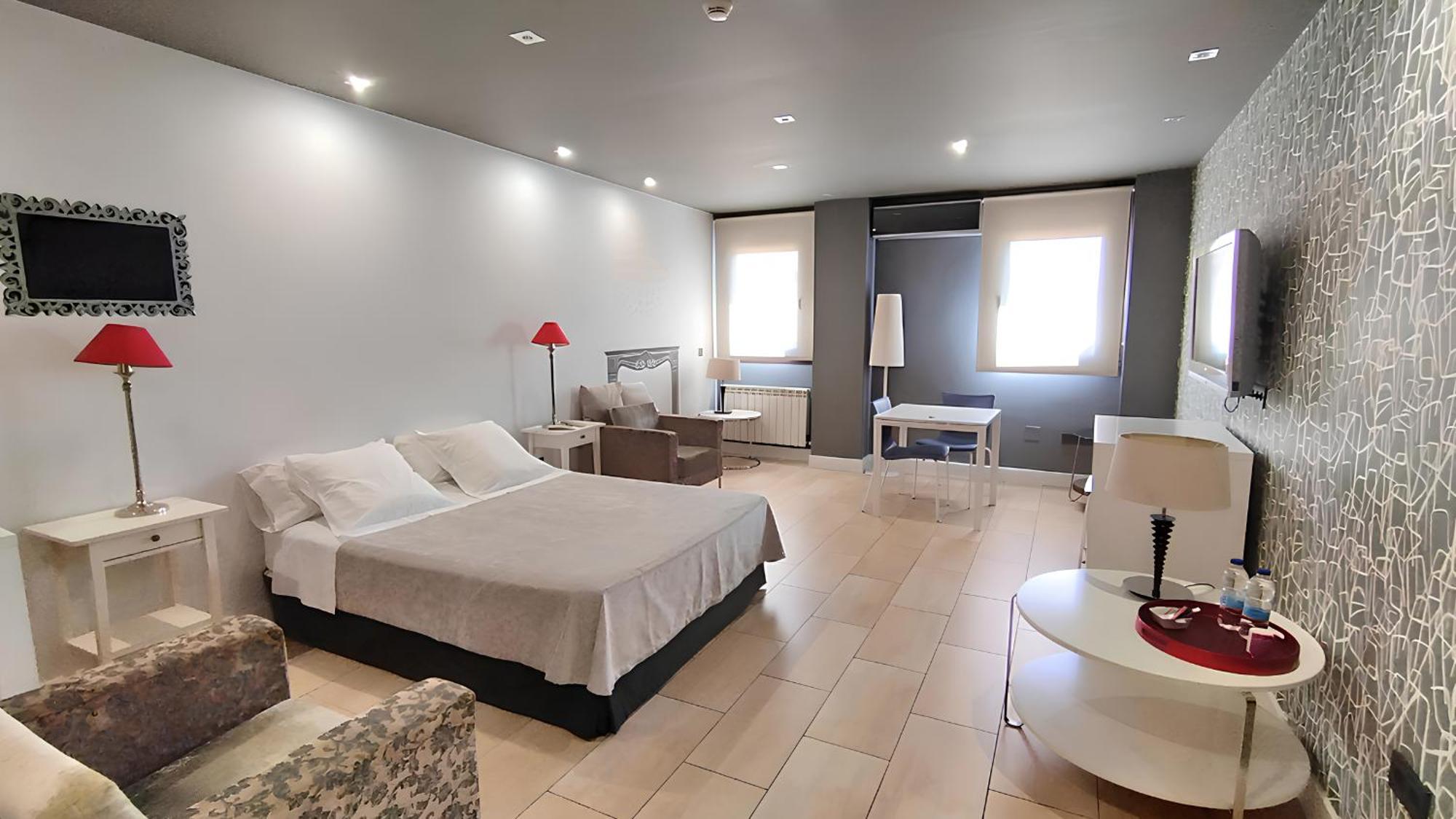 Apartahotel Comforsuite Boecillo Bagian luar foto